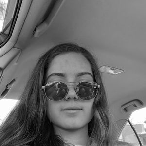 Meet your Posher, Lizzie